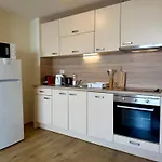 Cosher Gardenia Palace 6 Free Parking