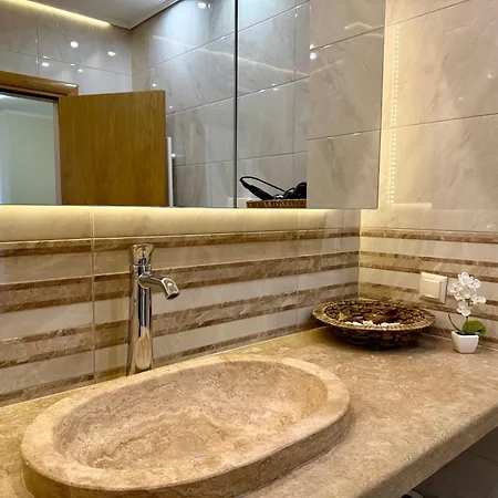 Cosher Gardenia Palace 6 Free Parking 포마리