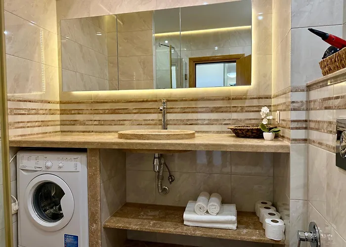 Cosher Gardenia Palace 6 Free Parking *