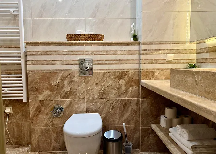 Cosher Gardenia Palace 6 Free Parking