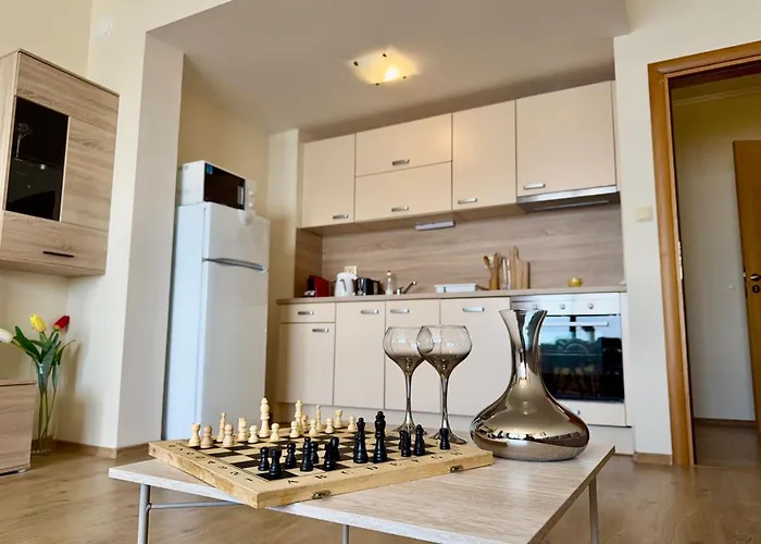 Cosher Gardenia Palace 6 Free Parking